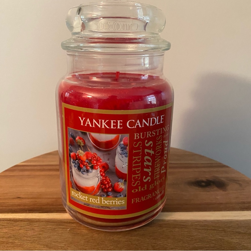 Yankee Candle Rocket Red Berries Large 22 oz Jar Candle NEW